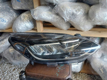 Laden Sie das Bild in den Galerie-Viewer, Frontscheinwerfer Ford Fiesta I Full LED Rechts Scheinwerfer Headlight SCH2185105389tw