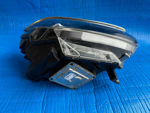 Laden Sie das Bild in den Galerie-Viewer, Frontscheinwerfer VW Amarok N1XB13E016DE Rechts Scheinwerfer Headlight SCH3343166295tg