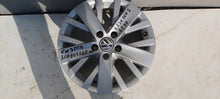 Laden Sie das Bild in den Galerie-Viewer, 1x Alufelge 16 Zoll 6.5" 5x112 50ET Glanz Silber 5C0601025AE VW New Beetle Jetta FEL1430731837dp