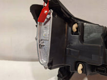 Laden Sie das Bild in den Galerie-Viewer, Frontscheinwerfer Dacia Sandero III 260608545R Links Scheinwerfer Headlight