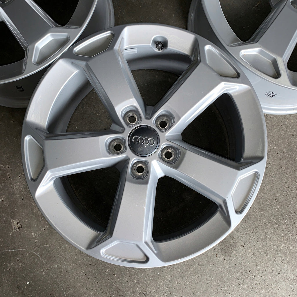 4x Alufelge 17 Zoll 7.0" 5x112 45ET Glanz Silber 81A071497 Audi Q3 Q2 Rim Wheel FEL2785584622ig