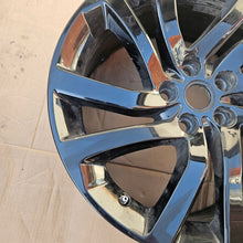 Load image into Gallery viewer, 1x Alufelge 20 Zoll 8.5" 5x120 47ET Silber HY321007EA Land Rover I Discovery V FEL5553944099vh