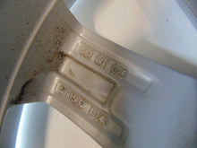 Laden Sie das Bild in den Galerie-Viewer, 1x Alufelge 15 Zoll 6.0&quot; 5x100 40ET Glanz Silber 6C0601025 VW Polo Rim Wheel