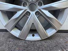 Load image into Gallery viewer, 1x Alufelge 17 Zoll 7.0" 5x112 38ET 3G8601025 VW Passat Arteon Rim Wheel FEL1132406065gk