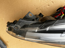 Laden Sie das Bild in den Galerie-Viewer, Frontscheinwerfer Toyota Yaris 81170-0DK10 Links Scheinwerfer Headlight SCH4181918322ca