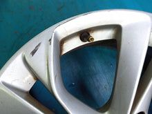 Load image into Gallery viewer, 1x Alufelge 17 Zoll 7.5" 5x105 44ET Silber Opel Astra Rim Wheel FEL9907109530dm