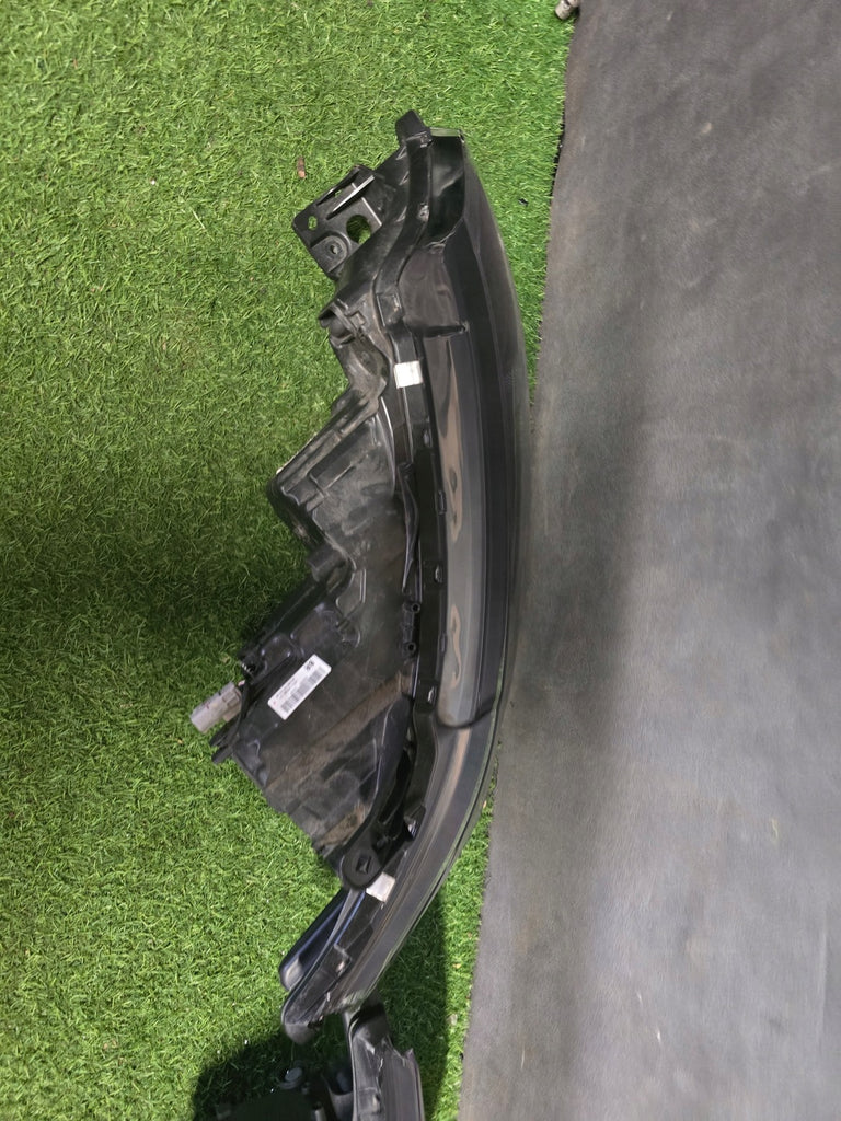 Frontscheinwerfer Mitsubishi Outlander III 8301D3-31 Full LED Ein Satz Headlight