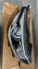Laden Sie das Bild in den Galerie-Viewer, Frontscheinwerfer Kia Rio Rechts Scheinwerfer Headlight