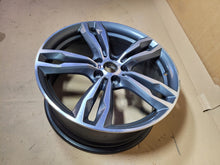 Laden Sie das Bild in den Galerie-Viewer, 1x Alufelge 19 Zoll 8.0" 5x120 37ET Glanz Silber 7849120 BMW F39 X1 F48 FEL9522898871el
