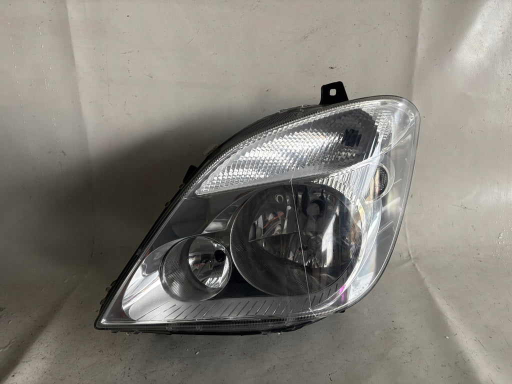 Frontscheinwerfer Mercedes-Benz Sprinter A9068200261 Links Headlight SCH2231589980ym