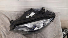 Laden Sie das Bild in den Galerie-Viewer, Frontscheinwerfer Mercedes-Benz W205 A2059061506 Vorderseite Headlight SCH9987770254bz