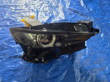 Laden Sie das Bild in den Galerie-Viewer, Frontscheinwerfer Mazda Cx-30 Cx30 DFR751030 Rechts Scheinwerfer Headlight SCH6803928132lo