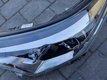 Laden Sie das Bild in den Galerie-Viewer, Frontscheinwerfer Toyota 81150-F4031 LED Links Scheinwerfer Headlight