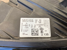 Laden Sie das Bild in den Galerie-Viewer, Frontscheinwerfer Skoda Enyaq 5LB941016A Full LED Ein Stück (Rechts oder Links)