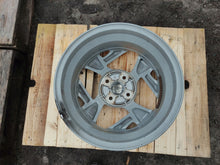 Load image into Gallery viewer, 1x Alufelge 15 Zoll 6.0" 4x100 48ET Glanz Silber 52910K7100 Hyundai I10 Iii FEL4752817448uu