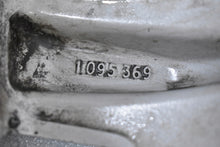 Laden Sie das Bild in den Galerie-Viewer, 1x Alufelge 15 Zoll 6.5" 5x120 42ET Glanz Silber 1095369 BMW 3 E46 E90 Rim Wheel FEL8079940488bo