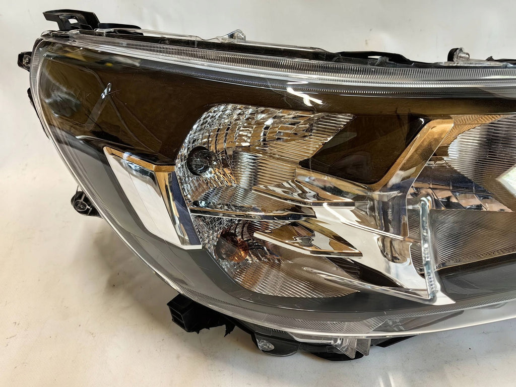Frontscheinwerfer Toyota Hilux VIII Rechts Scheinwerfer Headlight SCH5834138430ya
