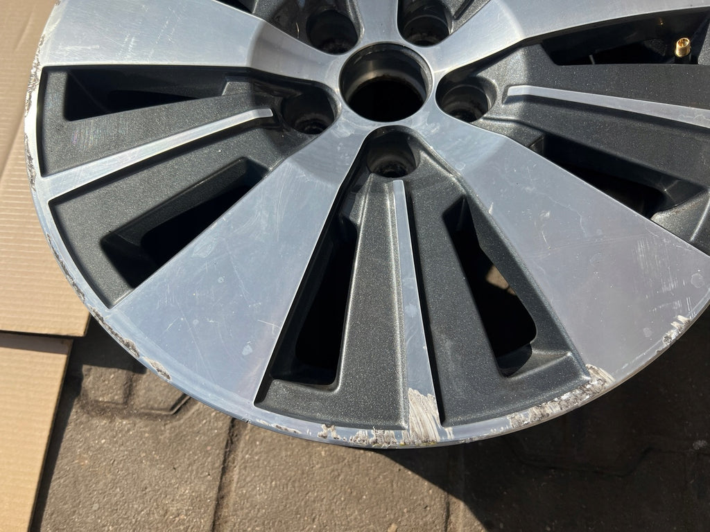 1x Alufelge 17 Zoll 7.5" 5x112 43ET 8V0601025DN Audi Rim Wheel