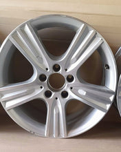 Load image into Gallery viewer, 3x Alufelge 17 Zoll 8.5" 5x112 58ET Glanz Silber A2044016102 Mercedes-Benz W204 FEL2408203392in