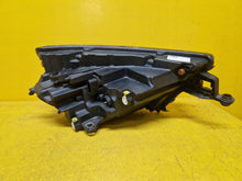 Laden Sie das Bild in den Galerie-Viewer, Frontscheinwerfer Skoda Kamiq 658941015B Full LED Links Scheinwerfer Headlight SCH5363487342yd