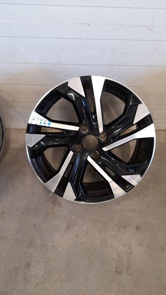 1x Alufelge 17 Zoll RKC15240 Peugeot 208 Rim Wheel FEL7813938437em