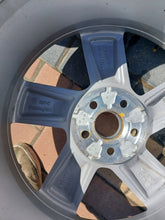 Load image into Gallery viewer, 1x Alufelge 17 Zoll 6.5&quot; 5x112 39ET Glanz Silber 2GM601025A VW T-Cross Rim Wheel