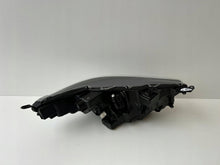 Laden Sie das Bild in den Galerie-Viewer, Frontscheinwerfer Toyota Yaris EUK0-8 Full LED Links Scheinwerfer Headlight SCH5040395383hh