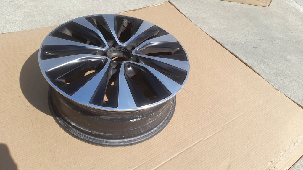 1x Alufelge 17 Zoll 6.5" 5x112 44ET A1774011000 Mercedes-Benz Cla Rim Wheel