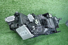 Laden Sie das Bild in den Galerie-Viewer, Frontscheinwerfer Skoda Octavia IV 5E4941035 Links Scheinwerfer Headlight SCH3210259374rj