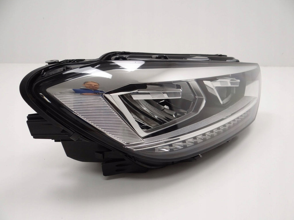 Frontscheinwerfer VW Touran 5TB941036C 030129923220 LED Rechts Headlight SCH5152125430zs