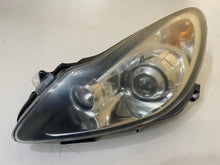 Laden Sie das Bild in den Galerie-Viewer, Frontscheinwerfer Opel Corsa D 13186385 Links Scheinwerfer Headlight SCH4093497307cx