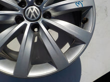 Load image into Gallery viewer, 1x Alufelge 17 Zoll 7.0&quot; 5x112 39ET 7N0601025C VW Sharan Rim Wheel