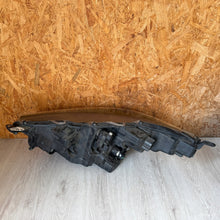 Load image into Gallery viewer, Frontscheinwerfer Toyota Yaris Ein Satz Scheinwerfer Headlight SCH9790635547ge