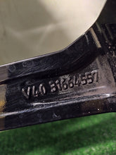 Laden Sie das Bild in den Galerie-Viewer, 1x Alufelge 17 Zoll 7.0&quot; 5x108 50ET Glanz 31664557 Volvo V60 V40 Rim Wheel