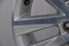 Load image into Gallery viewer, 1x Alufelge 15 Zoll 6.0" 5x100 40ET Glanz Silber 6R0601025 VW Polo Rim Wheel FEL4051987350gl