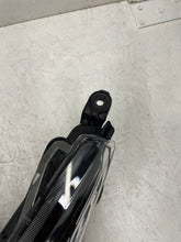 Laden Sie das Bild in den Galerie-Viewer, Frontscheinwerfer Toyota Corolla 81150-02T31-00 Links Scheinwerfer Headlight SCH4187267177fd