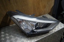 Laden Sie das Bild in den Galerie-Viewer, Frontscheinwerfer Hyundai 92102-2W206 LED Rechts Scheinwerfer Headlight