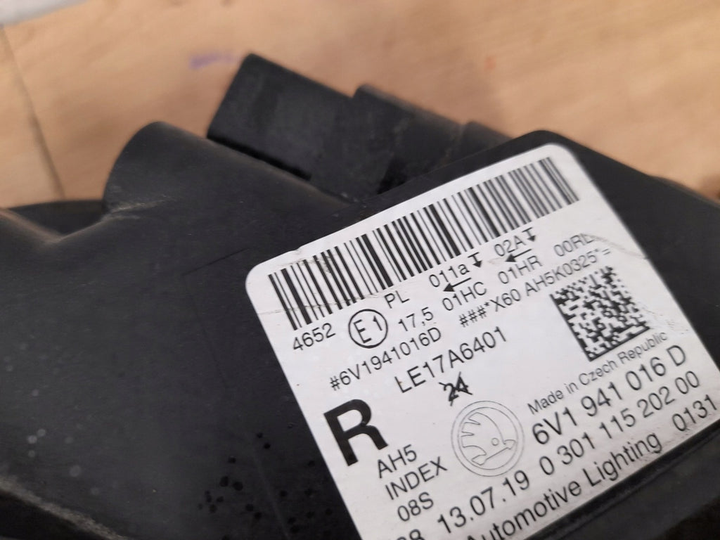 Frontscheinwerfer Skoda Fabia III 6V1941016 Ein Stück (Rechts oder Links)