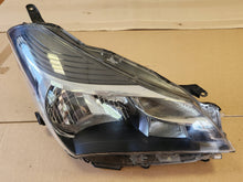 Load image into Gallery viewer, Frontscheinwerfer Toyota Yaris Rechts Scheinwerfer Headlight