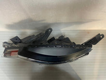 Laden Sie das Bild in den Galerie-Viewer, Frontscheinwerfer Mitsubishi L200 8301D381 Full LED Links Scheinwerfer Headlight