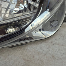 Laden Sie das Bild in den Galerie-Viewer, Frontscheinwerfer Opel Corsa D 13446801 Links Scheinwerfer Headlight SCH7445628801ff