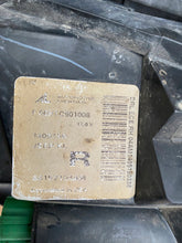Laden Sie das Bild in den Galerie-Viewer, Frontscheinwerfer Jeep Cherokee Kl 68157104AM Rechts Scheinwerfer Headlight SCH1656598940tm