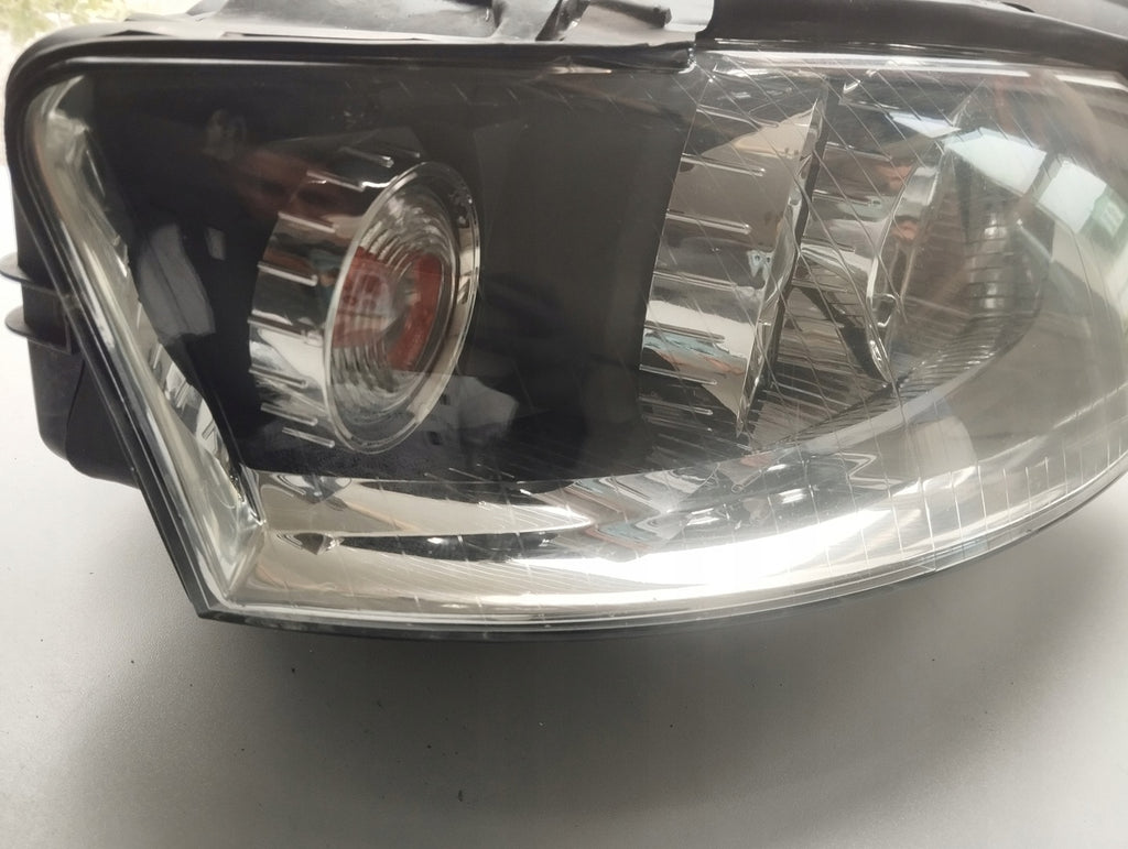 Frontscheinwerfer Audi A4 B6 8E0941004AQ Xenon Ein Stück (Rechts oder Links)