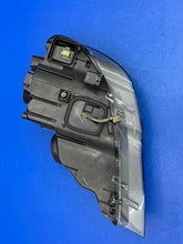 Laden Sie das Bild in den Galerie-Viewer, Frontscheinwerfer BMW X5 E70 0713173043 Xenon Rechts Scheinwerfer Headlight