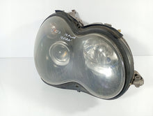 Laden Sie das Bild in den Galerie-Viewer, Frontscheinwerfer Mercedes-Benz W203 A2038204761 Rechts Scheinwerfer Headlight SCH6123268055uk