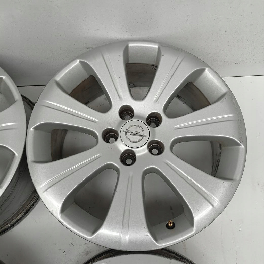 4x Alufelge 17 Zoll 7.0" 5x110 39ET Glanz Silber Opel Zafira Meriva Rim Wheel FEL4511736960rs