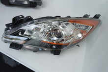 Load image into Gallery viewer, Frontscheinwerfer Mazda 3 BDG7-51030 BDG7-51040 Ein Stück (Rechts oder Links)