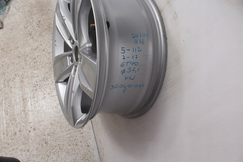 1x Alufelge 17 Zoll 7.0" 5x112 40ET Glanz Silber 3G0601025E VW Passat B8