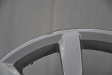 Load image into Gallery viewer, 1x Alufelge 17 Zoll 6.0" 5x112 48ET Glanz Silber 5G0601025K VW Rim Wheel FEL5172931524yv