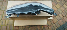 Laden Sie das Bild in den Galerie-Viewer, Frontscheinwerfer Toyota 4 Yaris Rechts Scheinwerfer Headlight SCH2797049267aw